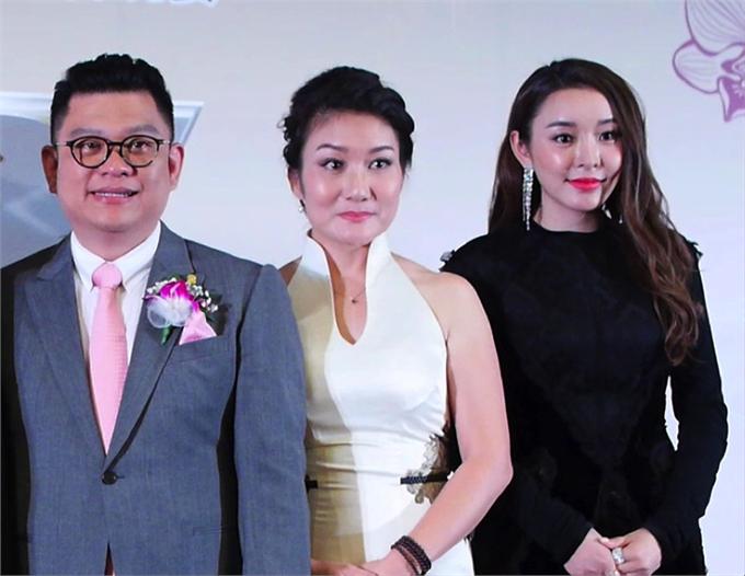 吴飞儿与庄委霖先生和宋卓蔚女士亲密合照
