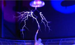 数据热|我国电网建设稳中向好，220千伏及以上输电线路以交流为主