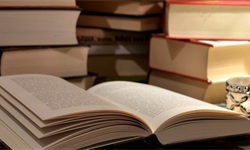 数据热|大家都用Kindle压泡面,纸质书阅读成另一种体验追求