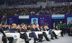 雷军武大演讲：上大学最重要的是获得学习能力