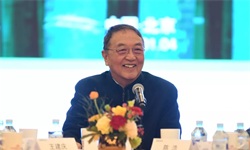 柳传志：CEO要“站在木桶上看”
