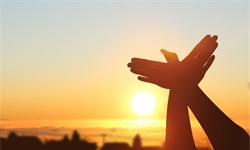 每一代都是在上一代的肩膀上努力