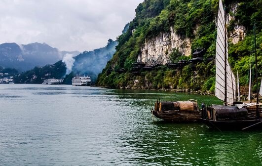  湖北宜昌实行2.5天弹性休假制度