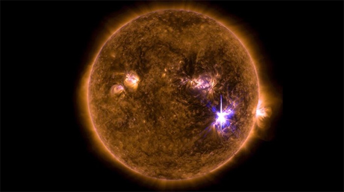 登上《科学》封面！日本科学家找到突破性方法可提前24小时预测太阳耀斑 