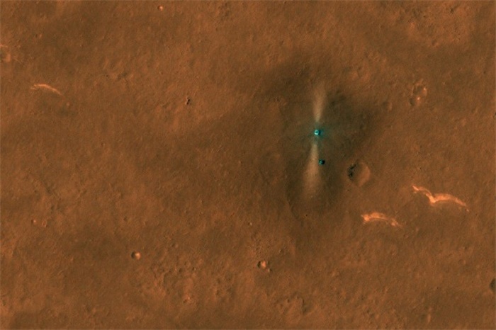 NASA拍摄中国火星祝融号探测器的首张俯视高清照片