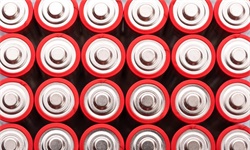 2022年全球<em>锂电池</em>正极材料市场规模及竞争格局分析 中日韩龙头企业竞争力较强