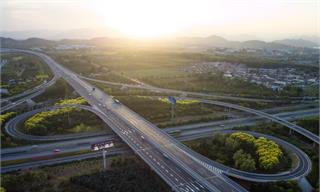 世界首例！安家庄特大桥成功转体【附高速公路行业发展现状分析】