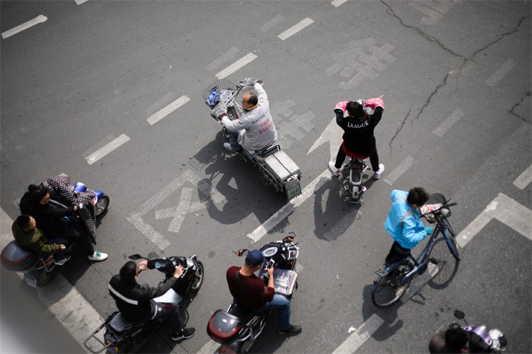 广州市明确表示，不鼓励发展共享电动自行车