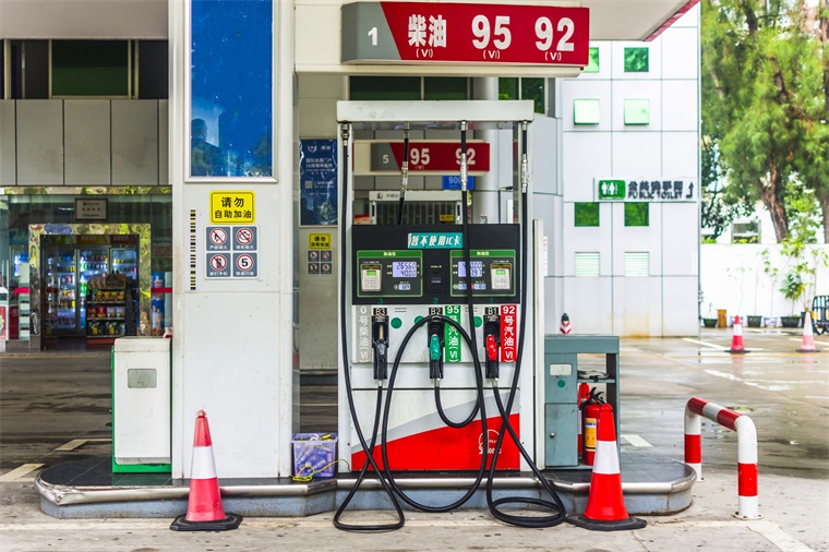 7 月 1 日油价大调整，迎年内最大涨幅！ 加满一箱油或将多花25元【附成品油行业市场分析】
