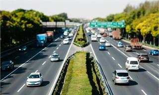 研发投入600亿，负债只有400万美金！李斌：蔚来的钱都亏在明处，负债表很干净【附新能源汽车行业市场分析】