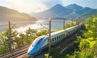 稳居世界第一！中国铁路：我国高铁里程突破4.8万公里，占全球70%以上【附中国铁路行业市场分析】
