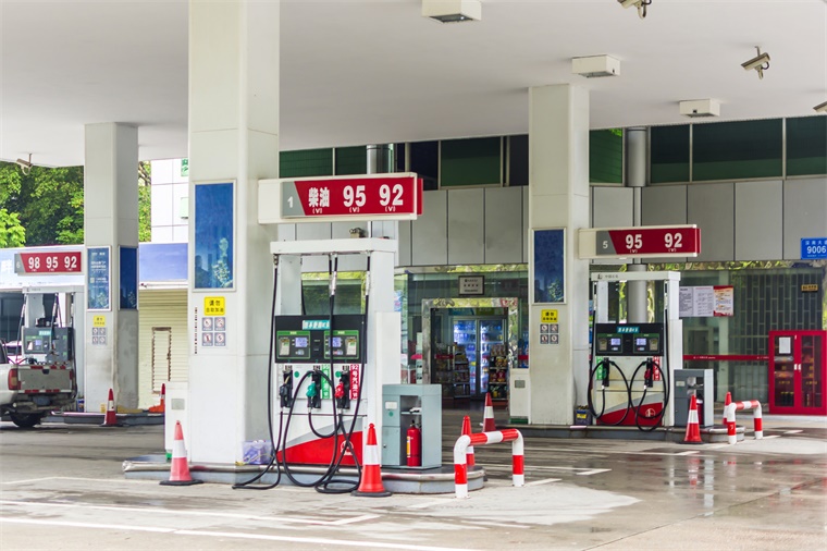 中国石油近5年来首次营收净利双跌！上半年净利润840亿，下滑5.4%【