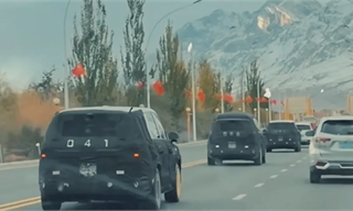 新疆路测谍照曝光！小米<em>汽车</em>第三款车型来了：车长超5米2，续航有望突破1500公里【附<em>新能源</em><em>汽车</em>行业市场分析】