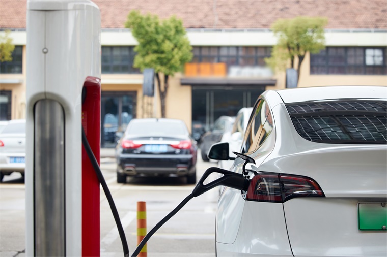 史上最高工资诞生!马斯克万亿薪酬计划获批,未来十年要让特斯拉市值飙升至 8.5 万亿美元