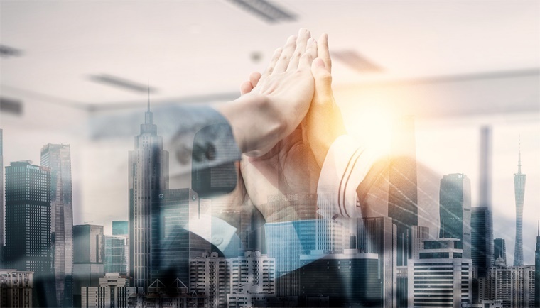 解决Siri这座“屎山”,是苹果新掌门的头号任务