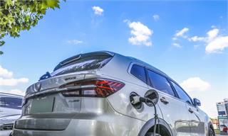 理想<em>汽车</em>CEO李想：未来10年，最有价值的<em>机器人</em>是<em>汽车</em>【附<em>智能</em>网联<em>汽车</em>产业市场分析】