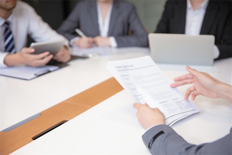 我战略先进，还用关注组织？