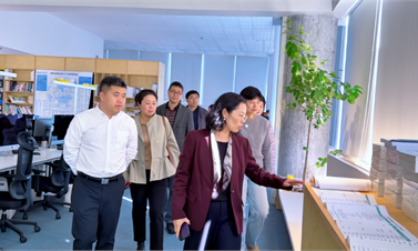  前瞻产业研究院为豫西协作区干部深圳学习班一行开展专题培训讲座