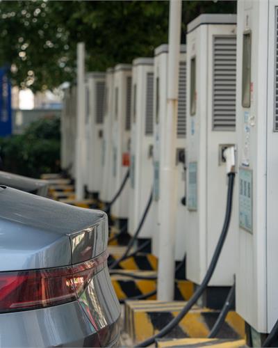 中國汽車產銷量連續17年全球第一！2025年雙雙突破3400萬輛，再創歷史新高【附新能源汽車行業市場分析】