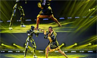 全球首个人形机器人自由格斗赛开赛