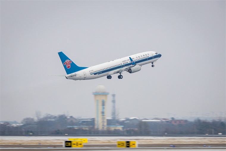 国内航线机票预订量超190万张