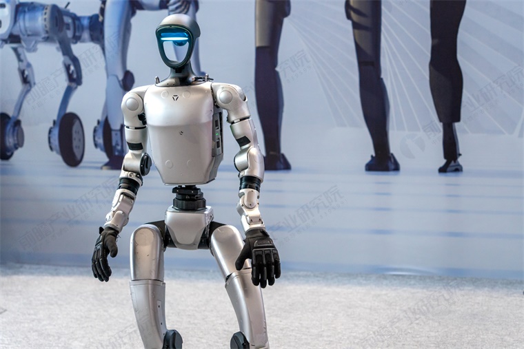 宇树科技王兴兴预测：人形机器人具身智能GPT时刻还要两到三年