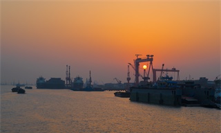 一县敌一国！中国最强小县城，彻底干崩日本支柱产业