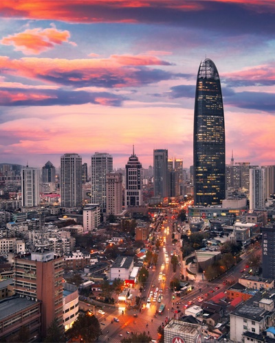 房价涨幅倒数第一，人口增长全国第一！最憋屈万亿城市，大爆发