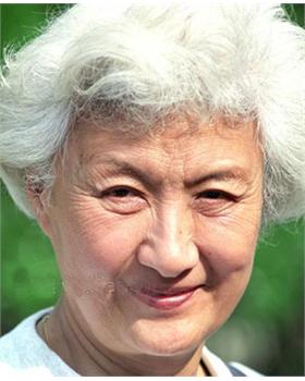 黄宗英
