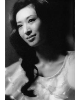 三田佳子