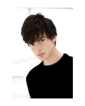 个人简介 姓名:斯坎达-基恩斯 别名: 英文名:skandar keynes