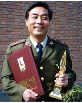 董亚春头像