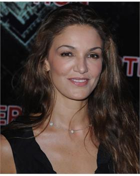 娜迪亚·法尔丝